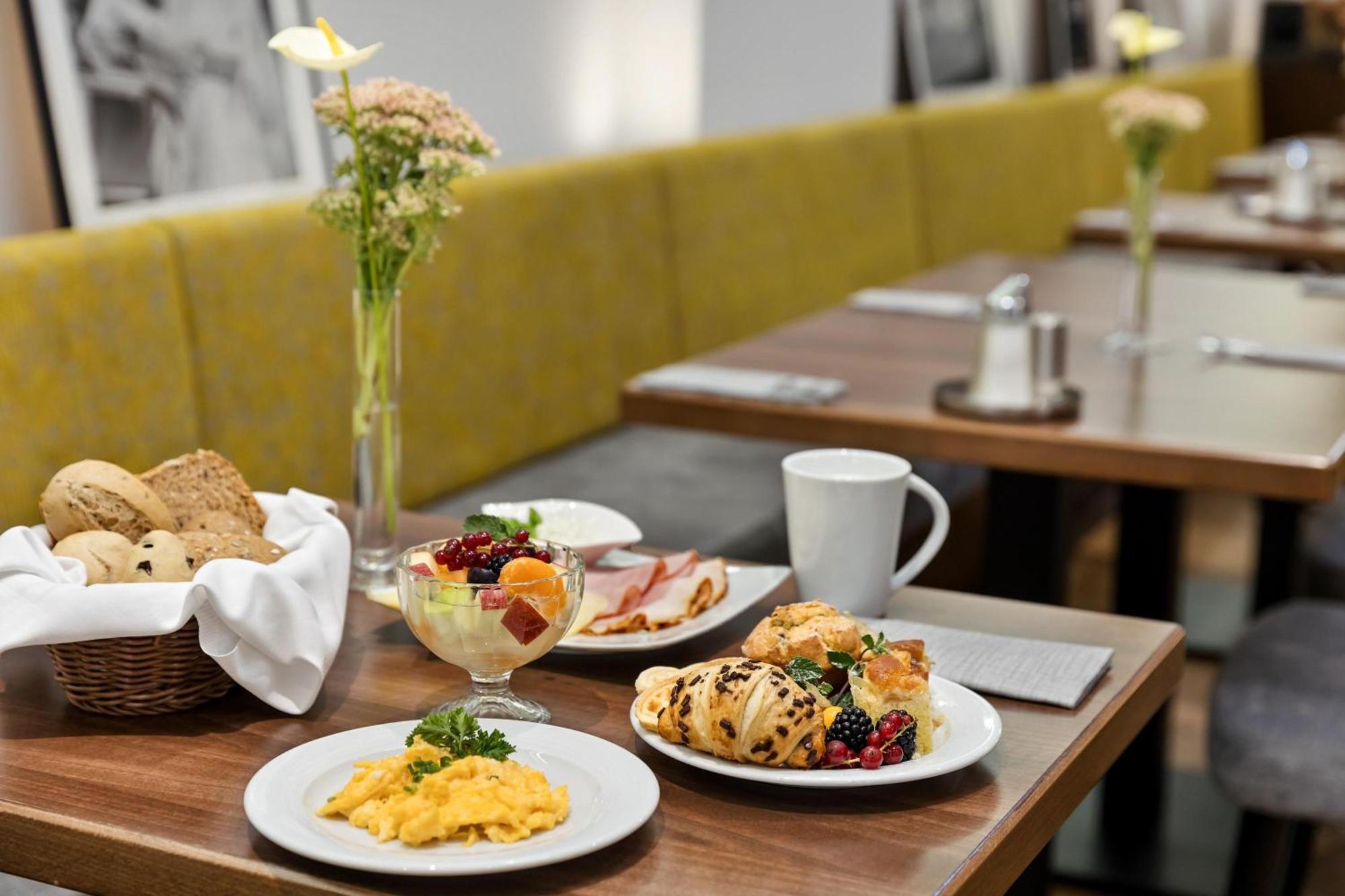 Hotel Austria Trend Rathauspark 4*
